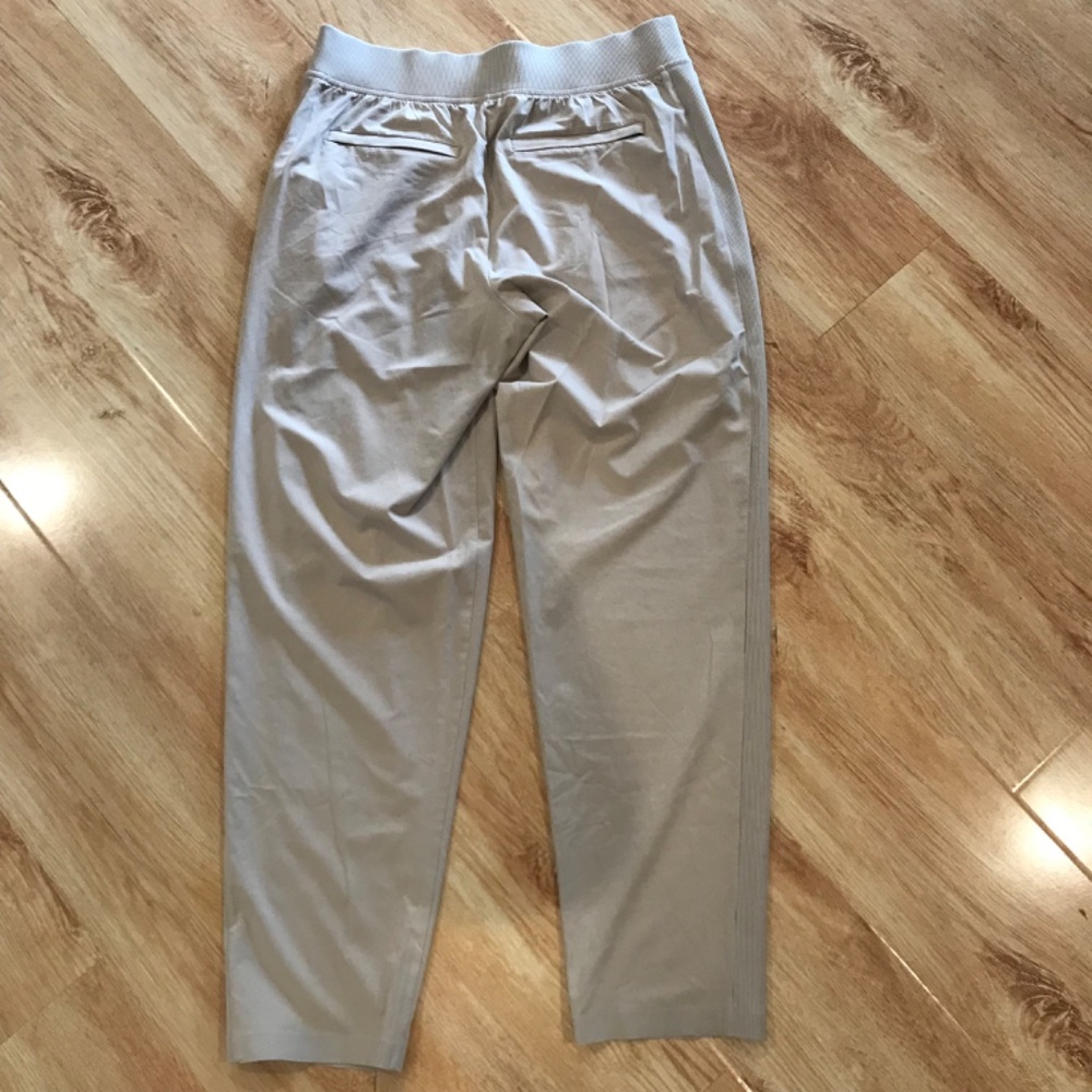Athleta Brooklyn pants size 6 zippered back pockets vguc neutral - Picture 3 of 4